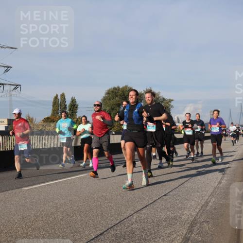 03.10.2025 - Köhlbrandbrückenlauf Luisa Fischer http://msf.ph/oto/9011476 03.10.2025 10:53:58 Position 3  meine-sportfotos.de