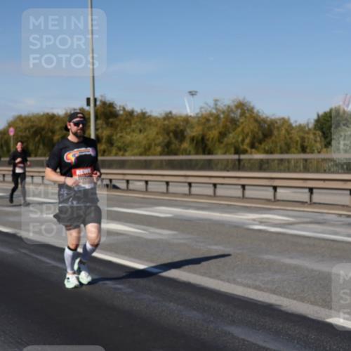 03.10.2025 - Köhlbrandbrückenlauf Julia Fischer http://msf.ph/oto/9011485 03.10.2025 12:59:48 Position 3  meine-sportfotos.de