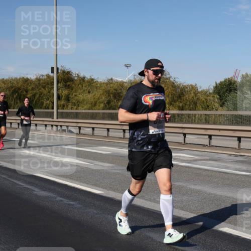 03.10.2025 - Köhlbrandbrückenlauf Julia Fischer http://msf.ph/oto/9011490 03.10.2025 12:59:48 Position 3 6019 meine-sportfotos.de