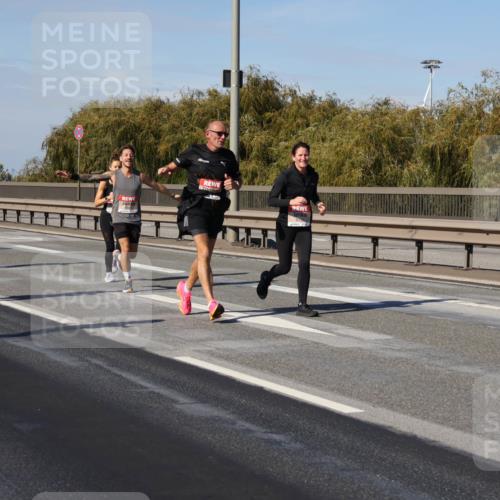 03.10.2025 - Köhlbrandbrückenlauf Julia Fischer http://msf.ph/oto/9011492 03.10.2025 12:59:50 Position 3  meine-sportfotos.de