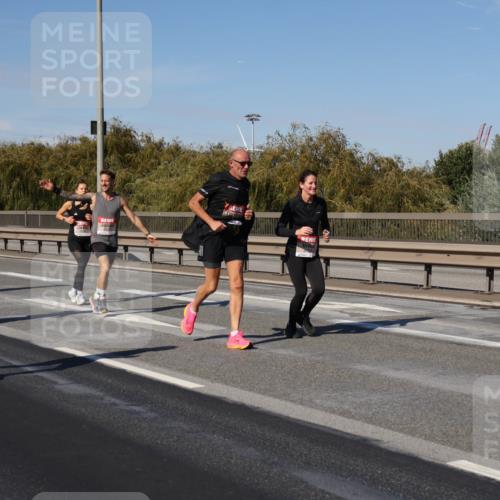 03.10.2025 - Köhlbrandbrückenlauf Julia Fischer http://msf.ph/oto/9011503 03.10.2025 12:59:51 Position 3  meine-sportfotos.de