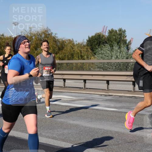 03.10.2025 - Köhlbrandbrückenlauf Julia Fischer http://msf.ph/oto/9011514 03.10.2025 12:59:52 Position 3 612, 6418 meine-sportfotos.de