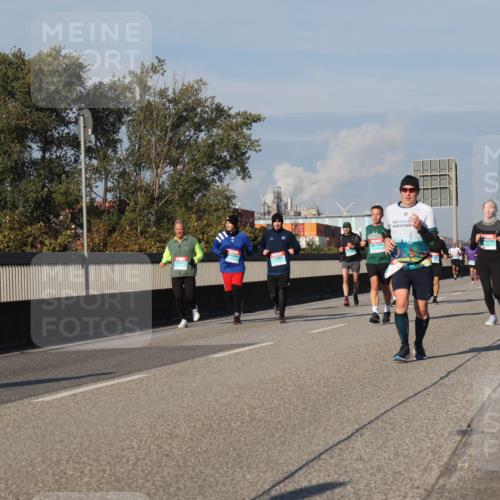 03.10.2025 - Köhlbrandbrückenlauf Luisa Fischer http://msf.ph/oto/9011527 03.10.2025 10:54:03 Position 3  meine-sportfotos.de