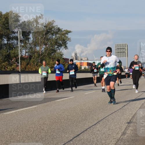 03.10.2025 - Köhlbrandbrückenlauf Luisa Fischer http://msf.ph/oto/9011530 03.10.2025 10:54:03 Position 3  meine-sportfotos.de