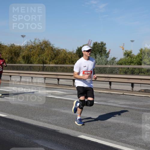03.10.2025 - Köhlbrandbrückenlauf Julia Fischer http://msf.ph/oto/9011533 03.10.2025 12:59:57 Position 3  meine-sportfotos.de