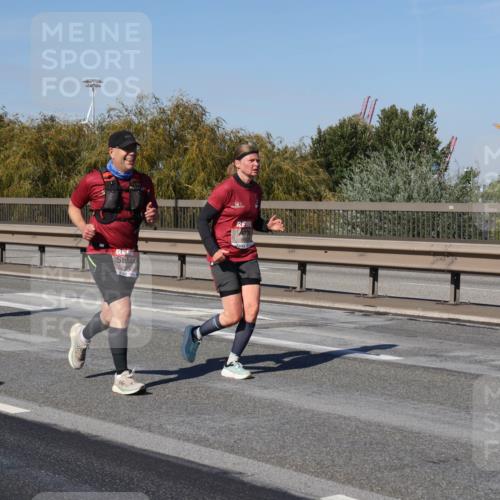 03.10.2025 - Köhlbrandbrückenlauf Julia Fischer http://msf.ph/oto/9011543 03.10.2025 12:59:58 Position 3  meine-sportfotos.de