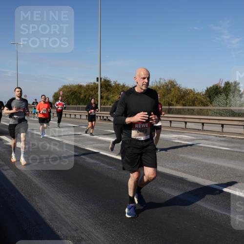 03.10.2025 - Köhlbrandbrückenlauf Julia Fischer http://msf.ph/oto/9011548 03.10.2025 13:00:00 Position 3 4678 meine-sportfotos.de