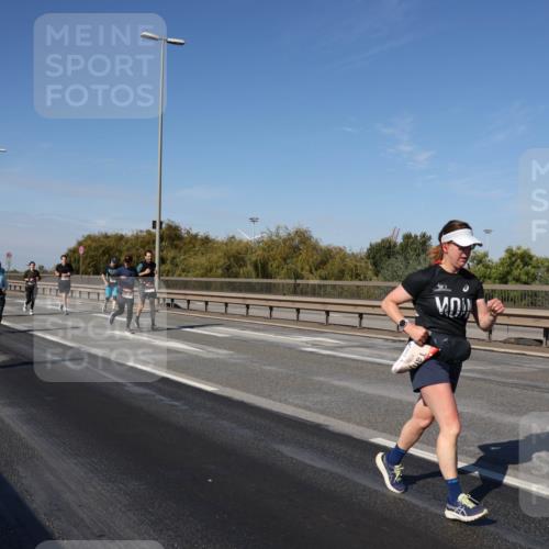 03.10.2025 - Köhlbrandbrückenlauf Julia Fischer http://msf.ph/oto/9011577 03.10.2025 13:00:06 Position 3  meine-sportfotos.de