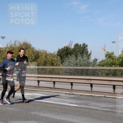 03.10.2025 - Köhlbrandbrückenlauf Julia Fischer http://msf.ph/oto/9011584 03.10.2025 13:00:08 Position 3  meine-sportfotos.de