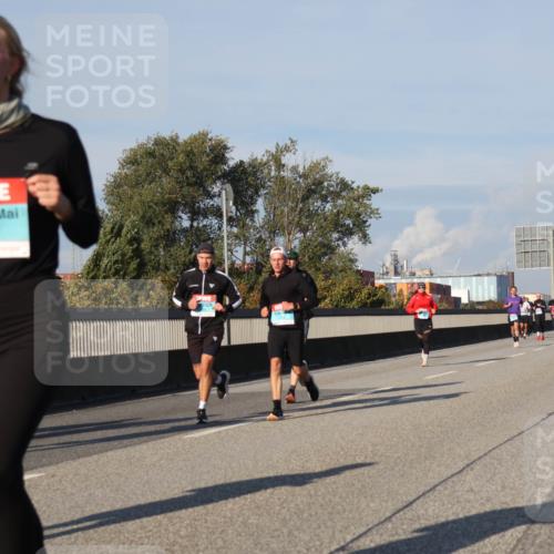 03.10.2025 - Köhlbrandbrückenlauf Luisa Fischer http://msf.ph/oto/9011594 03.10.2025 10:54:09 Position 3 407 meine-sportfotos.de