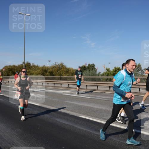 03.10.2025 - Köhlbrandbrückenlauf Julia Fischer http://msf.ph/oto/9011616 03.10.2025 13:00:13 Position 3  meine-sportfotos.de