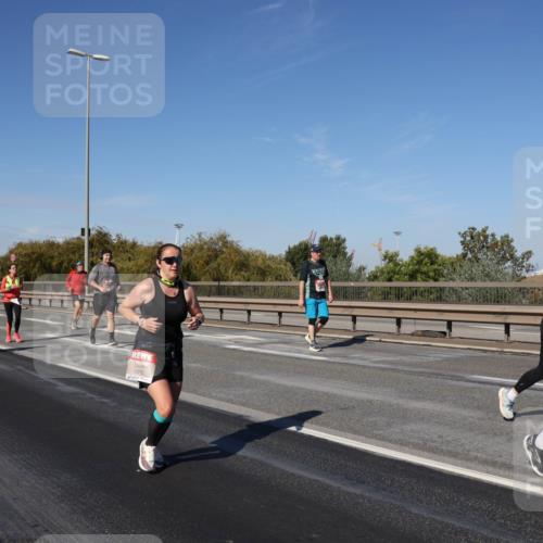 03.10.2025 - Köhlbrandbrückenlauf Julia Fischer http://msf.ph/oto/9011618 03.10.2025 13:00:13 Position 3 6815 meine-sportfotos.de