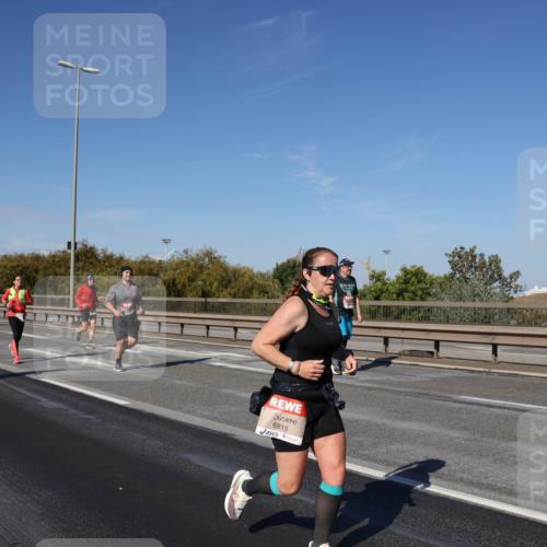 03.10.2025 - Köhlbrandbrückenlauf Julia Fischer http://msf.ph/oto/9011623 03.10.2025 13:00:14 Position 3 6815 meine-sportfotos.de