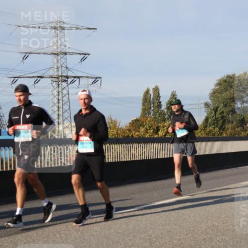 03.10.2025 - Köhlbrandbrückenlauf Luisa Fischer http://msf.ph/oto/9011628 03.10.2025 10:54:12 Position 3 111 meine-sportfotos.de