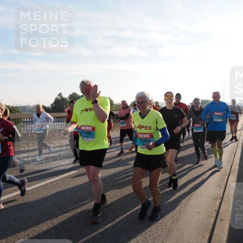 03.10.2025 - Köhlbrandbrückenlauf Fabian Wolf http://msf.ph/oto/9011637 03.10.2025 09:22:33 Position 3 3240, 2739 meine-sportfotos.de