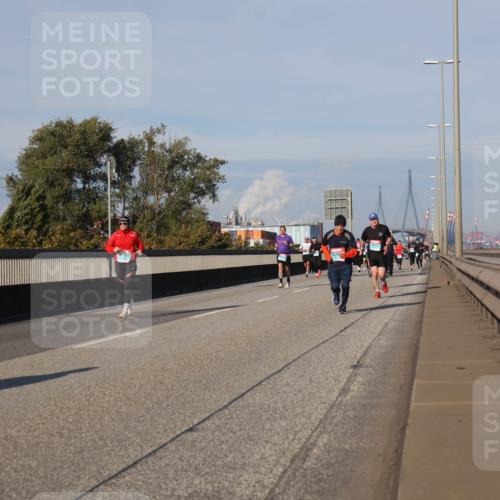 03.10.2025 - Köhlbrandbrückenlauf Luisa Fischer http://msf.ph/oto/9011646 03.10.2025 10:54:13 Position 3  meine-sportfotos.de