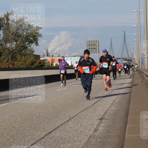 03.10.2025 - Köhlbrandbrückenlauf Luisa Fischer http://msf.ph/oto/9011651 03.10.2025 10:54:14 Position 3  meine-sportfotos.de