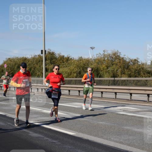 03.10.2025 - Köhlbrandbrückenlauf Julia Fischer http://msf.ph/oto/9011656 03.10.2025 13:00:21 Position 3  meine-sportfotos.de