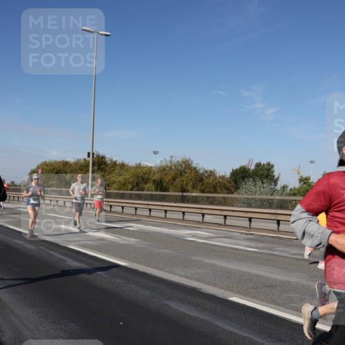 03.10.2025 - Köhlbrandbrückenlauf Julia Fischer http://msf.ph/oto/9011671 03.10.2025 13:00:24 Position 3 5684 meine-sportfotos.de