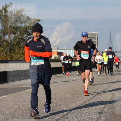 03.10.2025 - Köhlbrandbrückenlauf Luisa Fischer http://msf.ph/oto/9011676 03.10.2025 10:54:16 Position 3 2805, 1369 meine-sportfotos.de