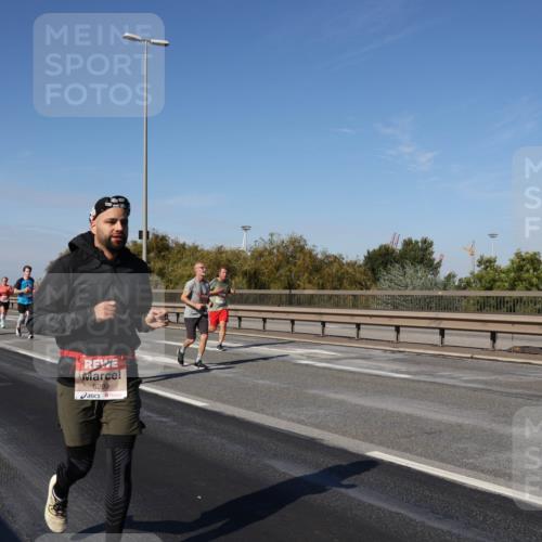 03.10.2025 - Köhlbrandbrückenlauf Julia Fischer http://msf.ph/oto/9011680 03.10.2025 13:00:25 Position 3 6299 meine-sportfotos.de