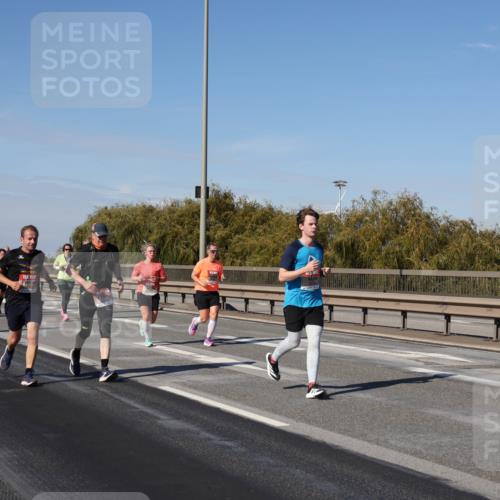 03.10.2025 - Köhlbrandbrückenlauf Julia Fischer http://msf.ph/oto/9011689 03.10.2025 13:00:29 Position 3  meine-sportfotos.de
