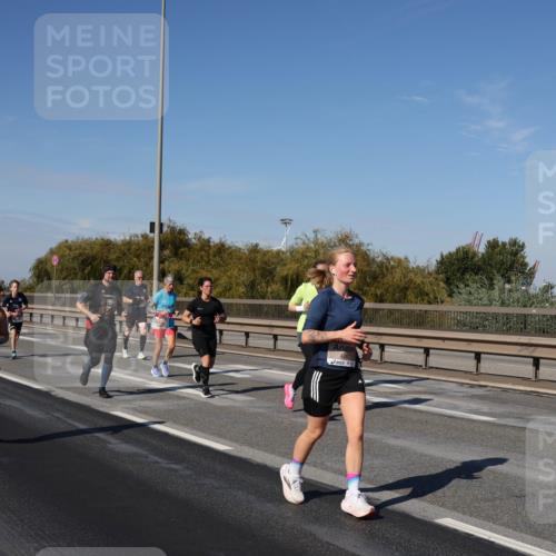 03.10.2025 - Köhlbrandbrückenlauf Julia Fischer http://msf.ph/oto/9011723 03.10.2025 13:00:34 Position 3  meine-sportfotos.de