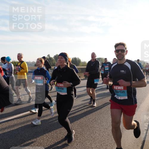 03.10.2025 - Köhlbrandbrückenlauf Fabian Wolf http://msf.ph/oto/9011734 03.10.2025 09:22:37 Position 3 3170, 1051, 3151 meine-sportfotos.de