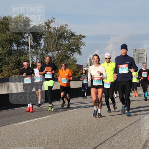 03.10.2025 - Köhlbrandbrückenlauf Luisa Fischer http://msf.ph/oto/9011745 03.10.2025 10:54:23 Position 3 1203, 1257 meine-sportfotos.de