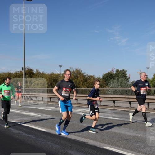 03.10.2025 - Köhlbrandbrückenlauf Julia Fischer http://msf.ph/oto/9011754 03.10.2025 13:00:38 Position 3  meine-sportfotos.de