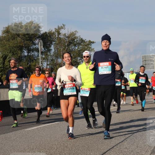 03.10.2025 - Köhlbrandbrückenlauf Luisa Fischer http://msf.ph/oto/9011761 03.10.2025 10:54:24 Position 3 1478, 1163, 1430, 1203, 2942, 1257 meine-sportfotos.de