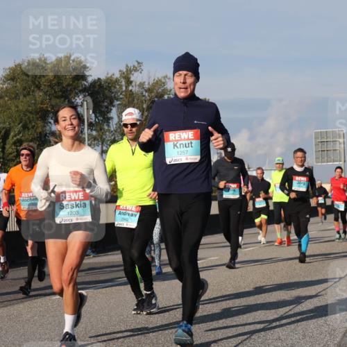 03.10.2025 - Köhlbrandbrückenlauf Luisa Fischer http://msf.ph/oto/9011768 03.10.2025 10:54:25 Position 3 1163, 1203, 2942, 1257 meine-sportfotos.de