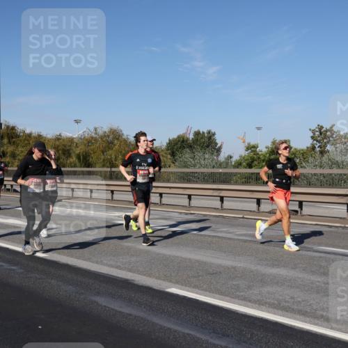 03.10.2025 - Köhlbrandbrückenlauf Julia Fischer http://msf.ph/oto/9011773 03.10.2025 13:00:42 Position 3  meine-sportfotos.de