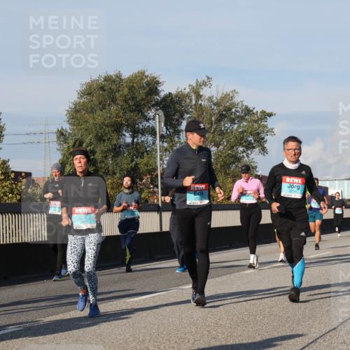 03.10.2025 - Köhlbrandbrückenlauf Luisa Fischer http://msf.ph/oto/9011790 03.10.2025 10:54:27 Position 3 1566, 3811, 2735, 2736 meine-sportfotos.de