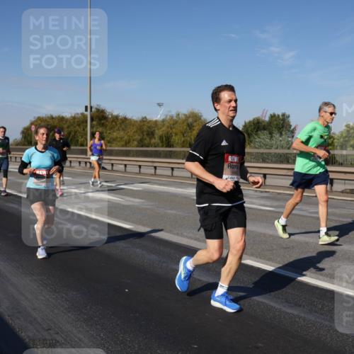 03.10.2025 - Köhlbrandbrückenlauf Julia Fischer http://msf.ph/oto/9011794 03.10.2025 13:00:47 Position 3 4962 meine-sportfotos.de