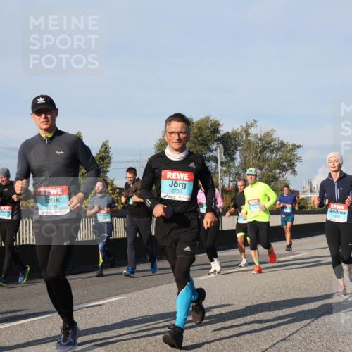 03.10.2025 - Köhlbrandbrückenlauf Luisa Fischer http://msf.ph/oto/9011809 03.10.2025 10:54:29 Position 3 2735, 2736, 1555 meine-sportfotos.de