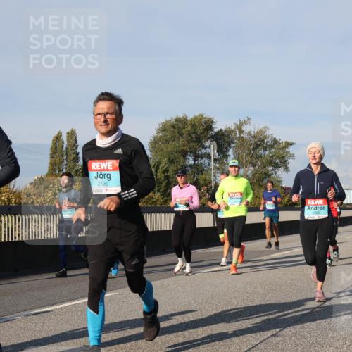 03.10.2025 - Köhlbrandbrückenlauf Luisa Fischer http://msf.ph/oto/9011812 03.10.2025 10:54:29 Position 3 2735, 2736, 1555 meine-sportfotos.de