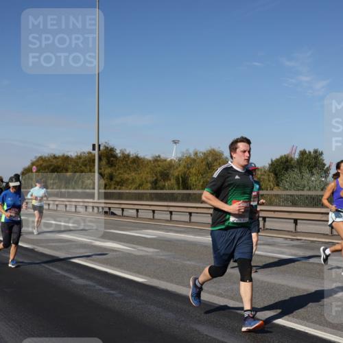 03.10.2025 - Köhlbrandbrückenlauf Julia Fischer http://msf.ph/oto/9011819 03.10.2025 13:00:50 Position 3  meine-sportfotos.de