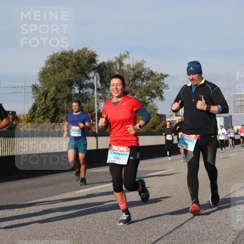 03.10.2025 - Köhlbrandbrückenlauf Luisa Fischer http://msf.ph/oto/9011834 03.10.2025 10:54:31 Position 3 1409, 1461, 1876 meine-sportfotos.de