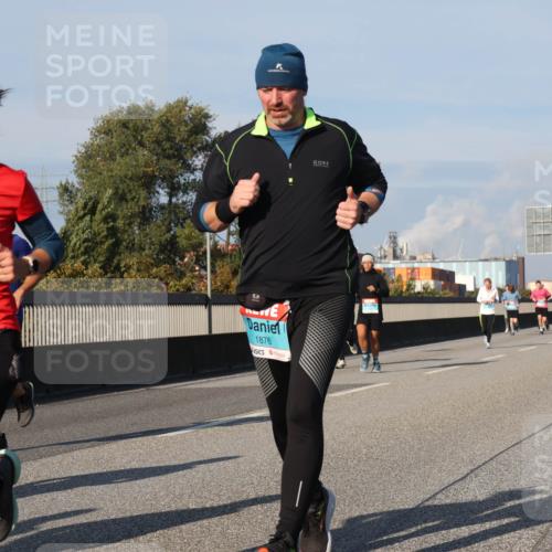 03.10.2025 - Köhlbrandbrückenlauf Luisa Fischer http://msf.ph/oto/9011844 03.10.2025 10:54:32 Position 3 1461, 1876 meine-sportfotos.de