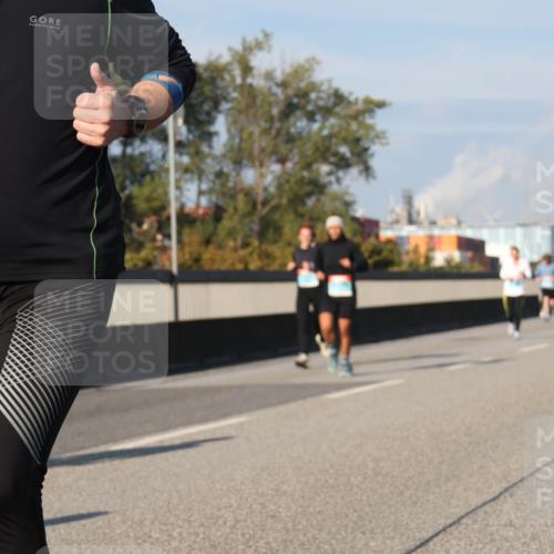 03.10.2025 - Köhlbrandbrückenlauf Luisa Fischer http://msf.ph/oto/9011853 03.10.2025 10:54:33 Position 3 1876 meine-sportfotos.de
