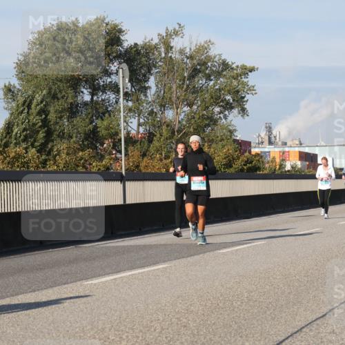 03.10.2025 - Köhlbrandbrückenlauf Luisa Fischer http://msf.ph/oto/9011861 03.10.2025 10:54:34 Position 3  meine-sportfotos.de