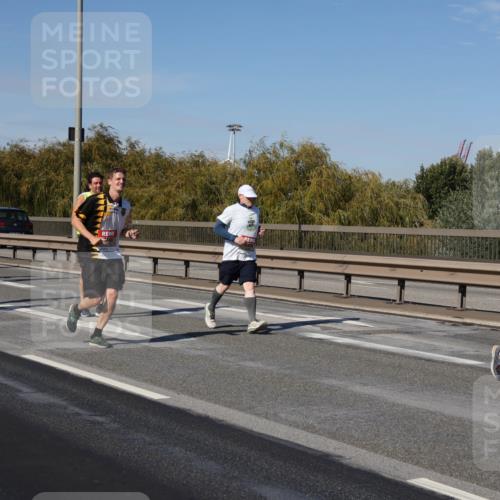 03.10.2025 - Köhlbrandbrückenlauf Julia Fischer http://msf.ph/oto/9011864 03.10.2025 13:01:04 Position 3  meine-sportfotos.de