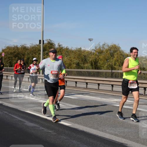 03.10.2025 - Köhlbrandbrückenlauf Julia Fischer http://msf.ph/oto/9011874 03.10.2025 13:01:06 Position 3 6301, 6445 meine-sportfotos.de