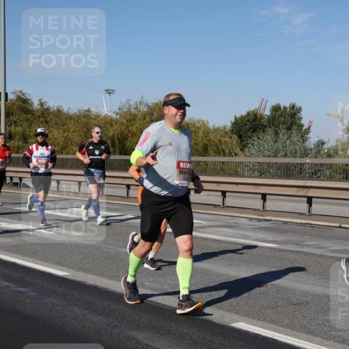 03.10.2025 - Köhlbrandbrückenlauf Julia Fischer http://msf.ph/oto/9011882 03.10.2025 13:01:07 Position 3 6301 meine-sportfotos.de