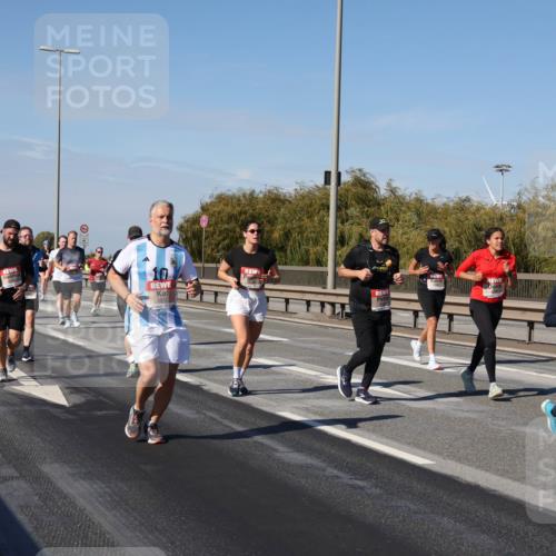 03.10.2025 - Köhlbrandbrückenlauf Julia Fischer http://msf.ph/oto/9011898 03.10.2025 13:01:08 Position 3  meine-sportfotos.de