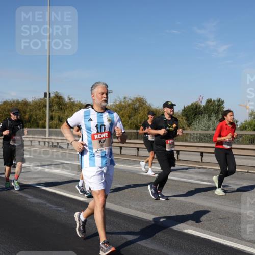 03.10.2025 - Köhlbrandbrückenlauf Julia Fischer http://msf.ph/oto/9011909 03.10.2025 13:01:10 Position 3 10, 5815 meine-sportfotos.de