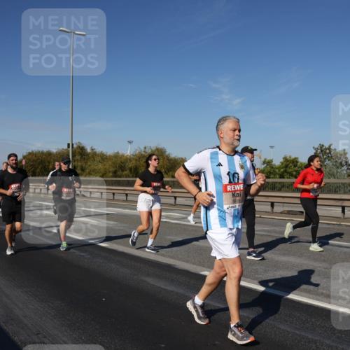 03.10.2025 - Köhlbrandbrückenlauf Julia Fischer http://msf.ph/oto/9011913 03.10.2025 13:01:11 Position 3 10, 5815 meine-sportfotos.de