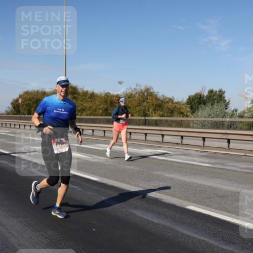 03.10.2025 - Köhlbrandbrückenlauf Julia Fischer http://msf.ph/oto/9011954 03.10.2025 13:01:18 Position 3 09, 16377 meine-sportfotos.de
