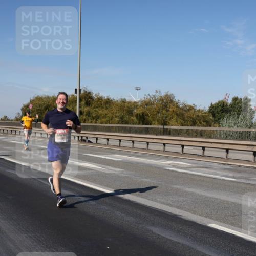 03.10.2025 - Köhlbrandbrückenlauf Julia Fischer http://msf.ph/oto/9011961 03.10.2025 13:01:20 Position 3 4760 meine-sportfotos.de